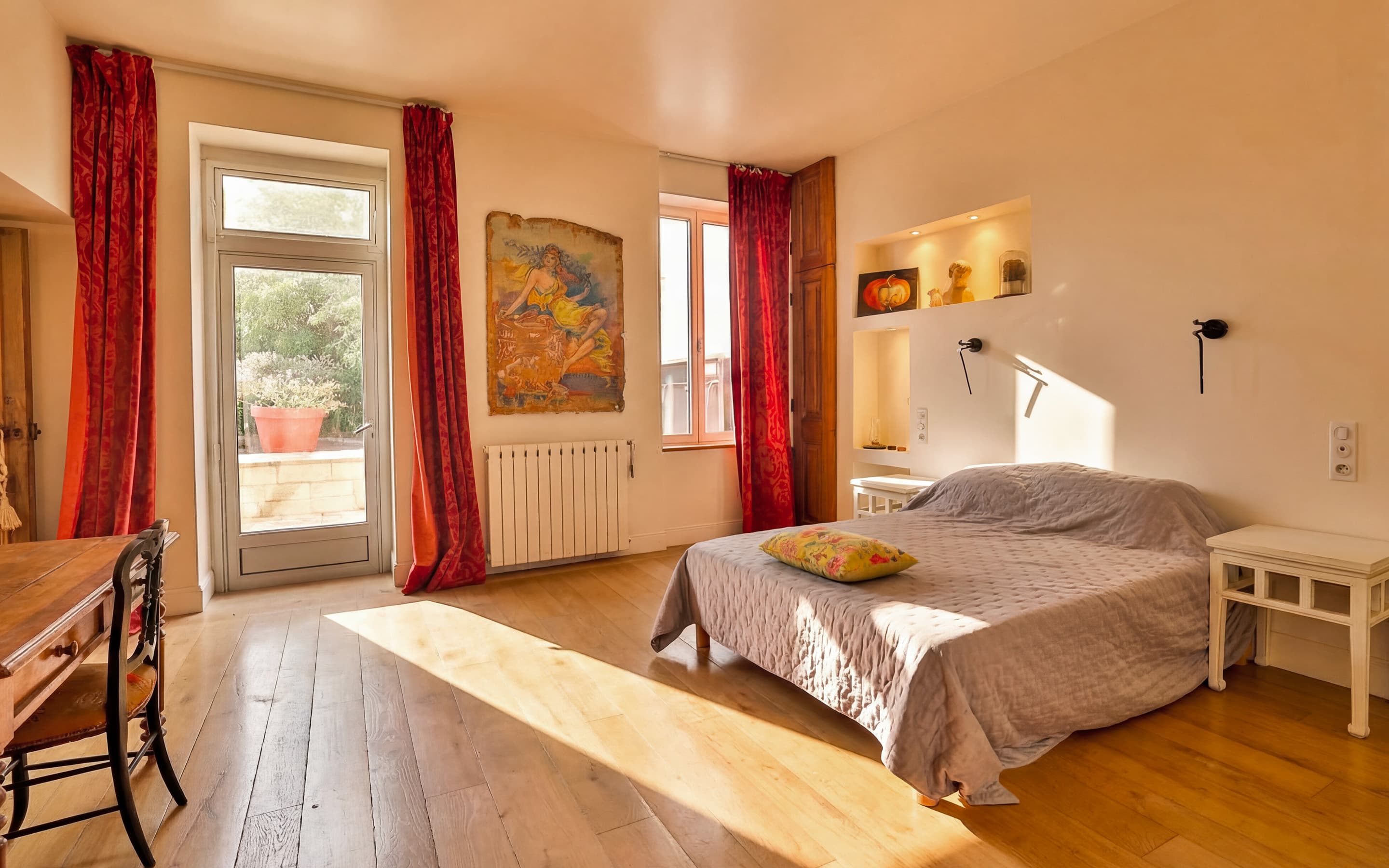Une chambre lumineuse du château